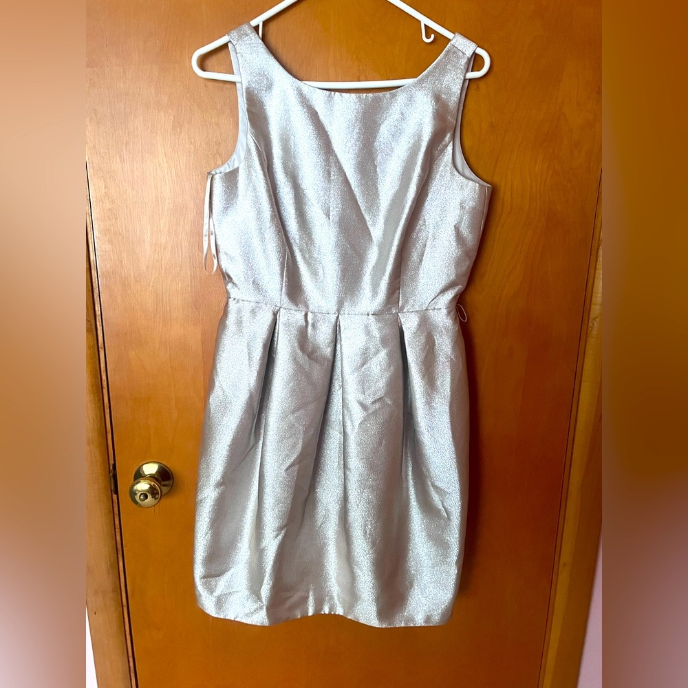 White House Black Market Sz 6 Light Gold Dress